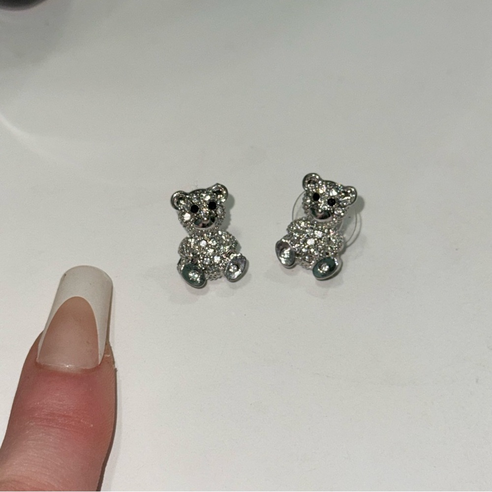 ✨ NWT Sparkling Pave Crystal Teddy Bear Stud Earrings ✨